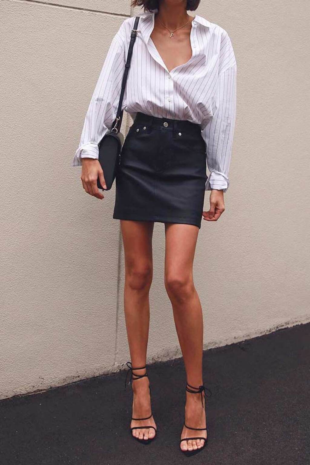 Sexy Girls in Mini Skirts: 25+ Trendy Outfit Ideas in 2024 - Dezayno