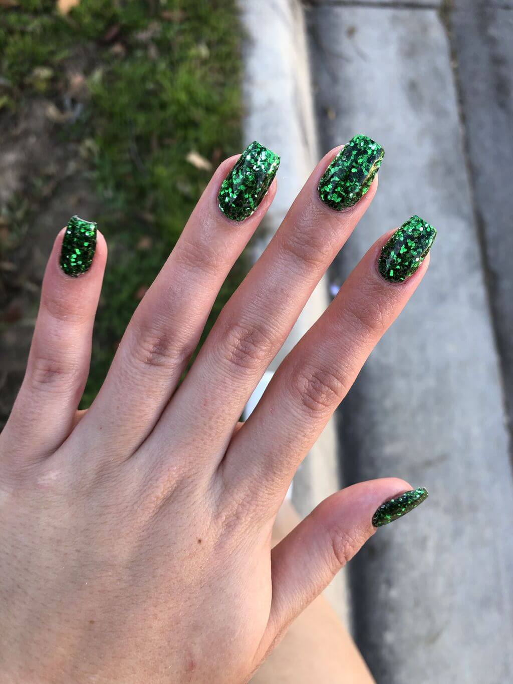 Glitter Green Christmas Nails