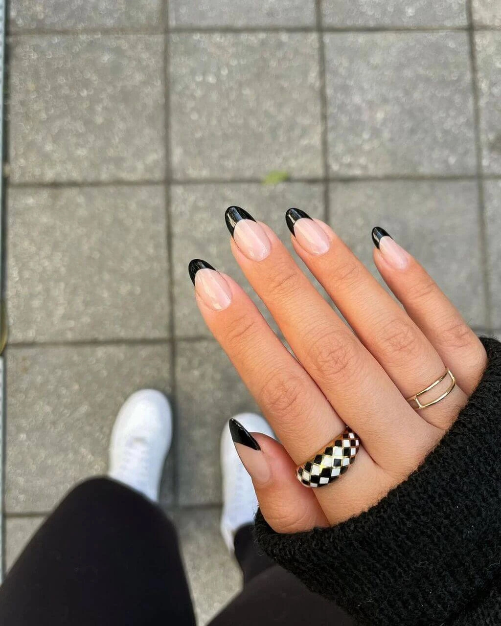 black french tip acrylic nails