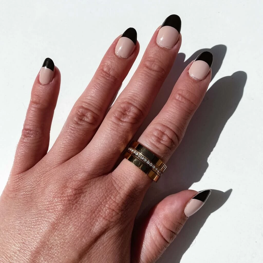 black french tip acrylic nails