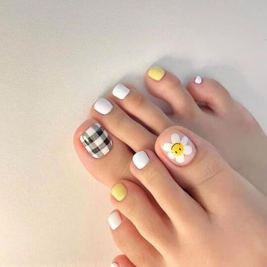 white toes with design