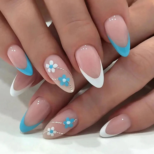 Flower French Tips