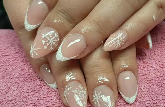 Winter Frenchies nail