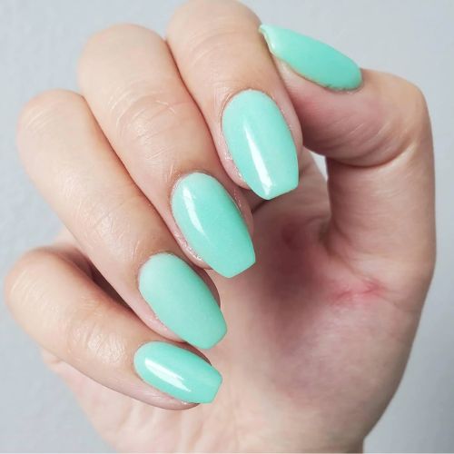 minty green nails