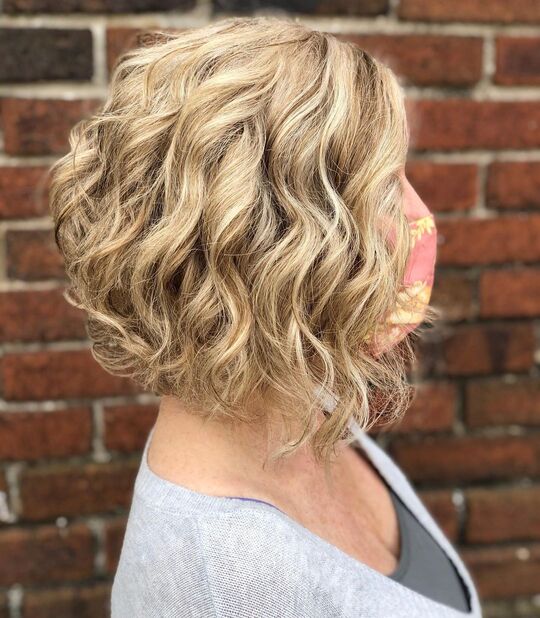 Relaxed Curls for Short Curly Hair